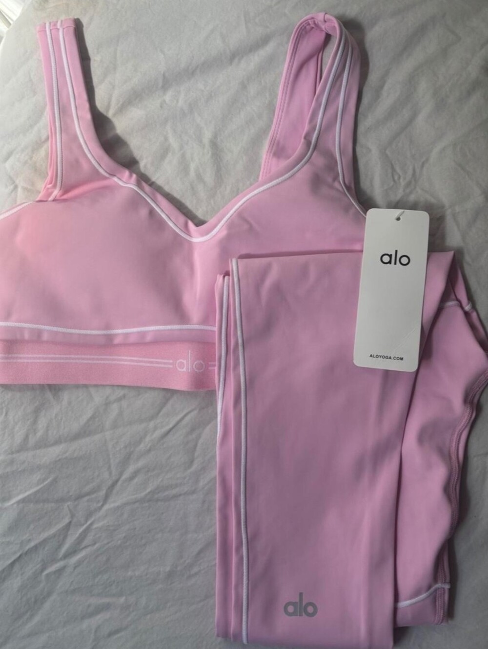 ALO Yoga Candy Pink Heart Throb Set